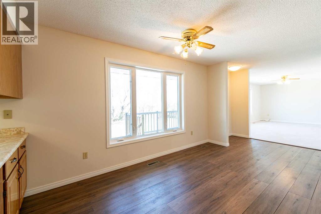 4401 51 Avenue — photo 10
