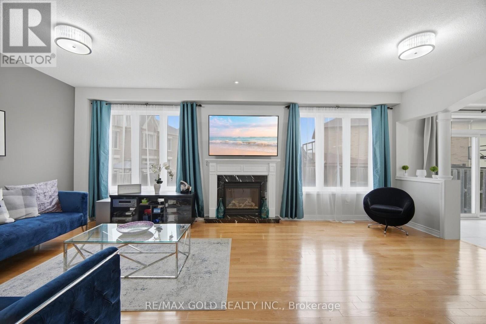33 GARRYOAKS DRIVE - 14