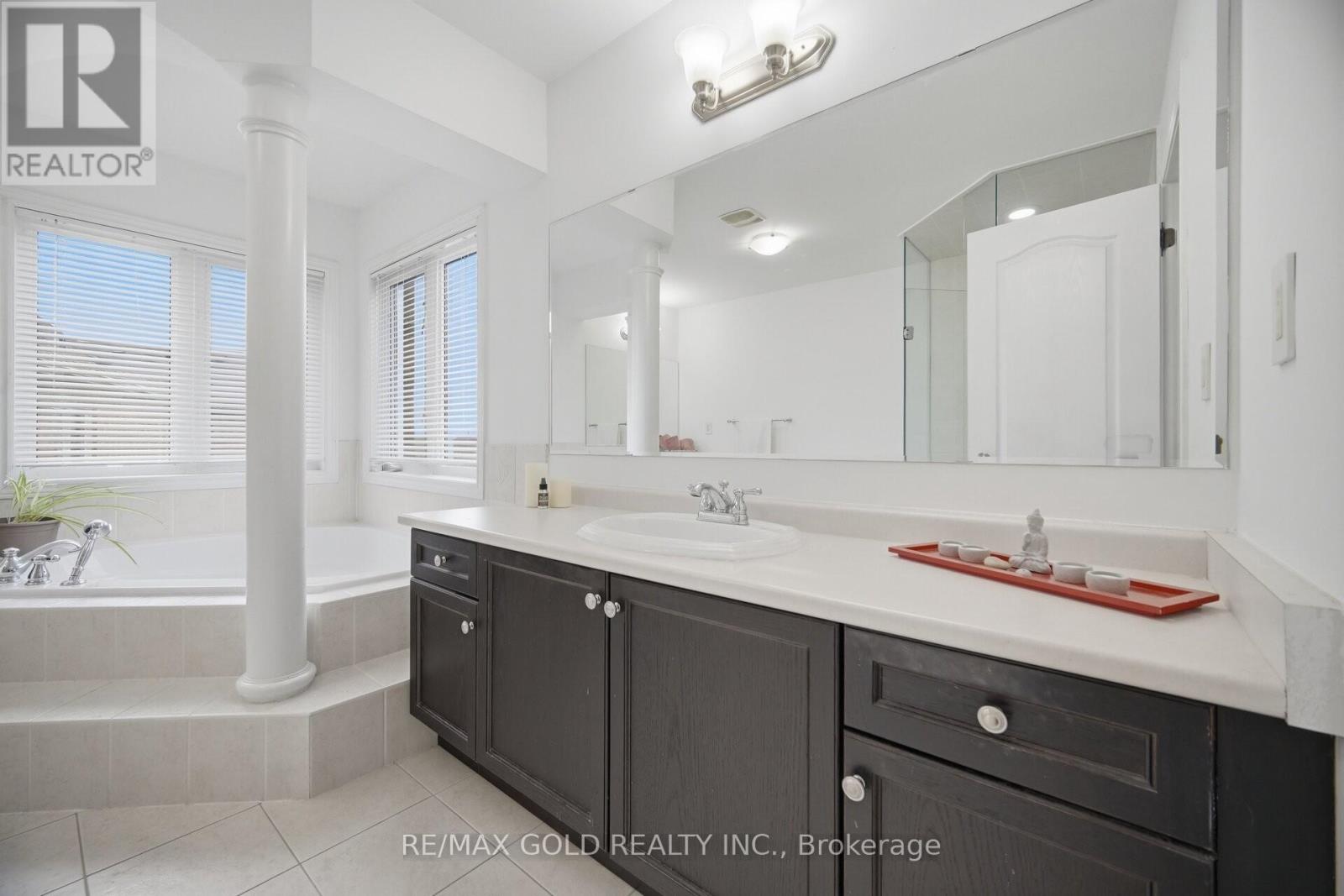 33 GARRYOAKS DRIVE - 20