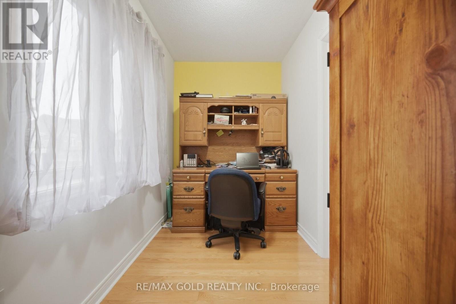 33 GARRYOAKS DRIVE - 23