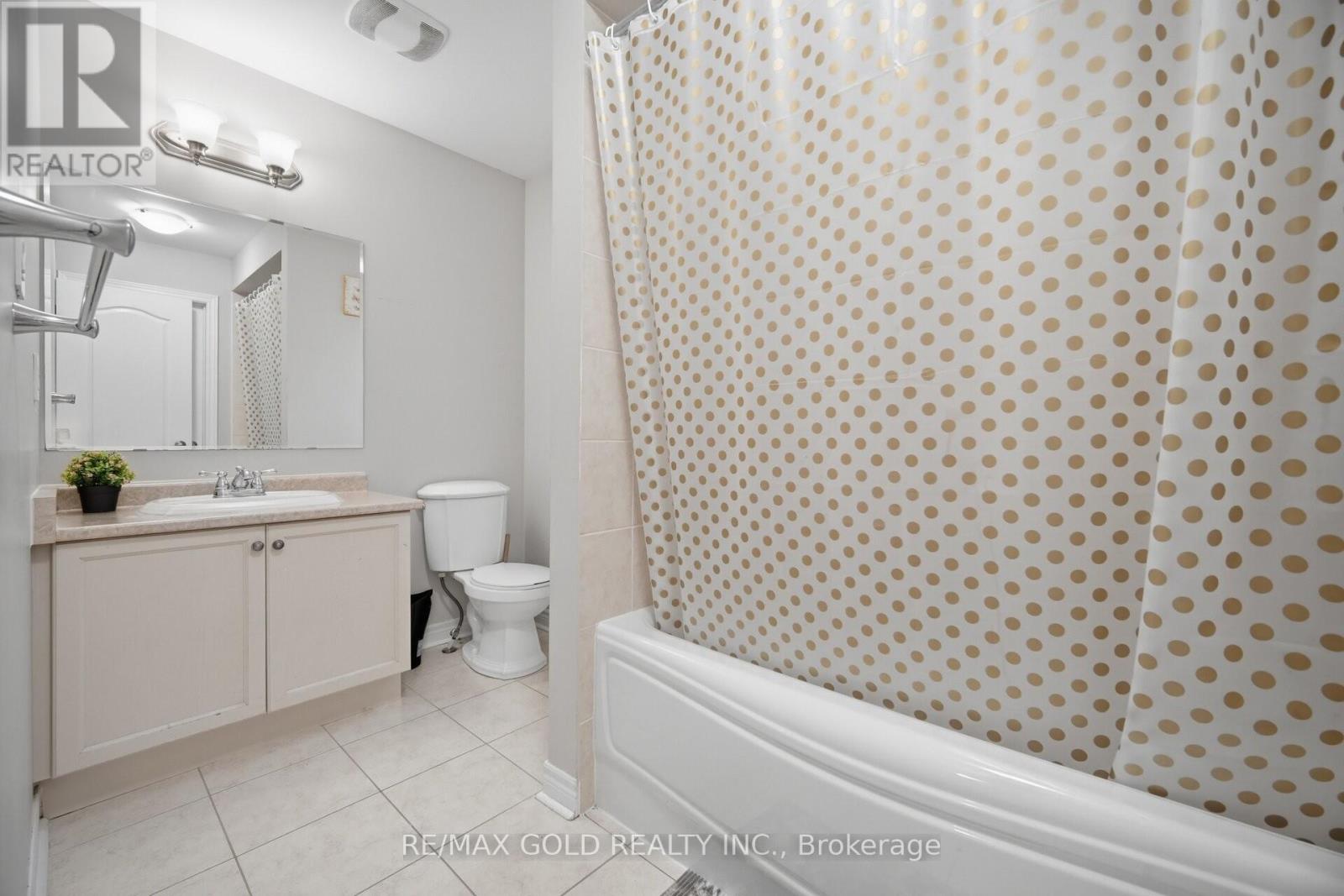 33 GARRYOAKS DRIVE - 26