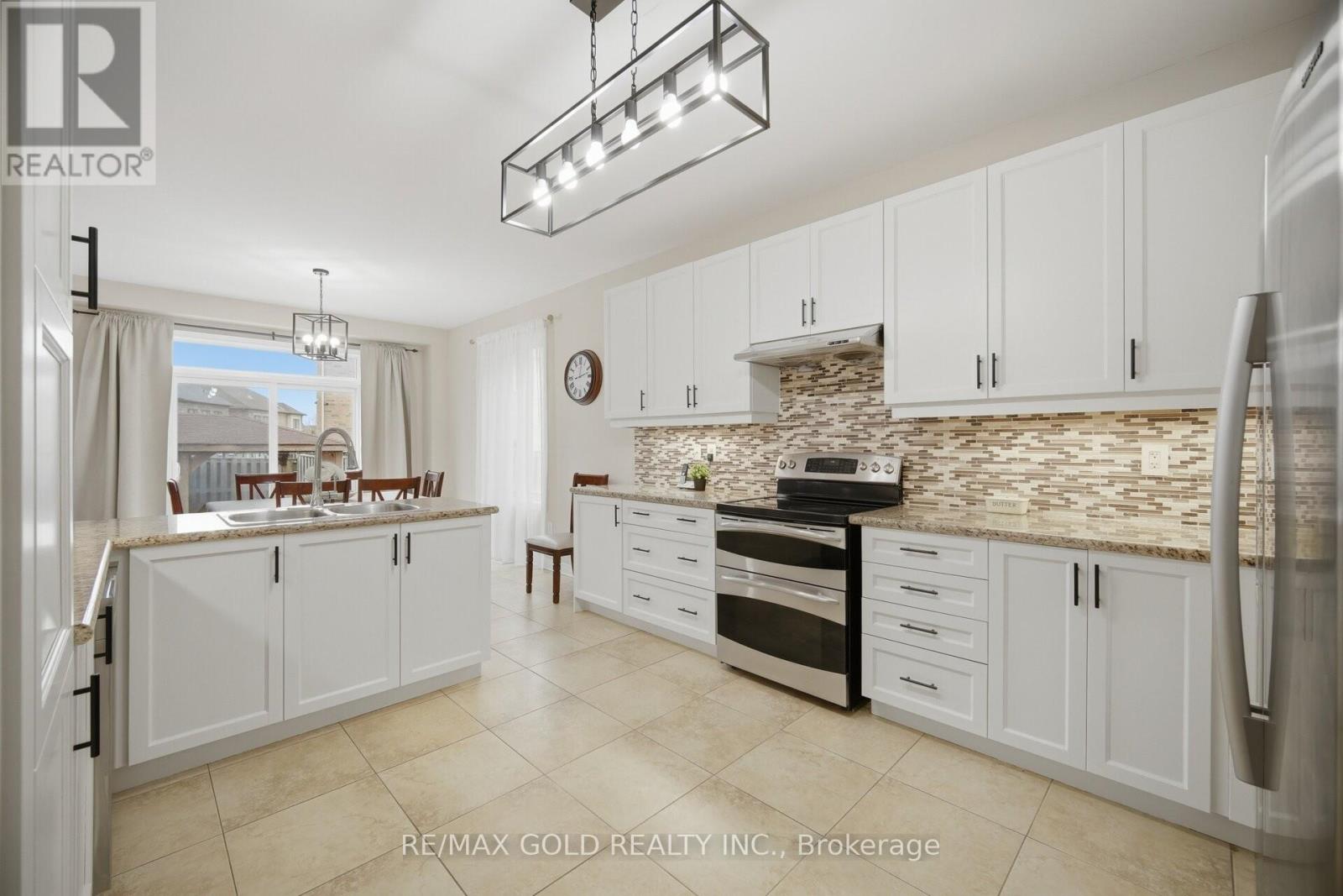33 GARRYOAKS DRIVE - 8