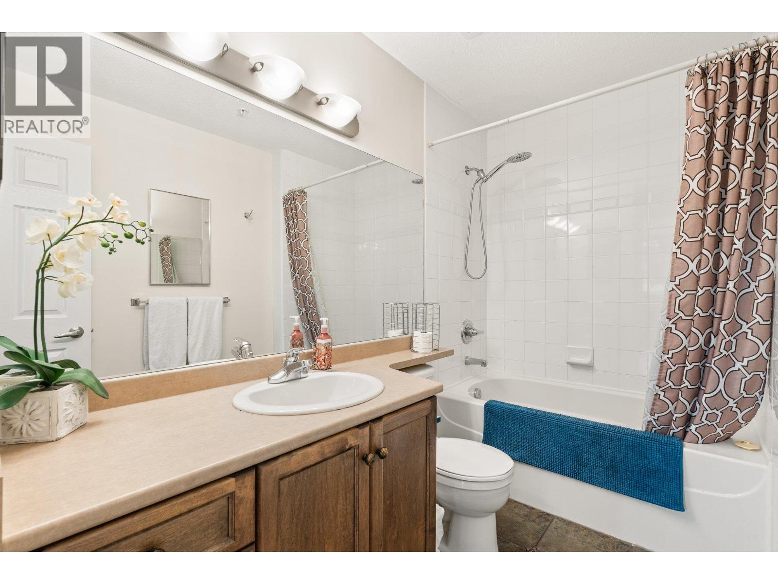 1128 Sunset Drive Unit# 303, Kelowna