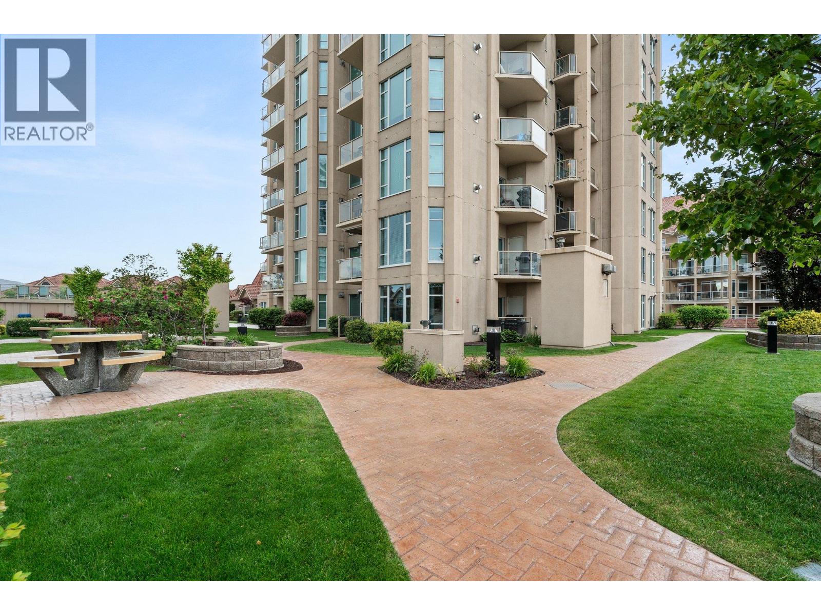 1128 Sunset Drive Unit# 303, Kelowna