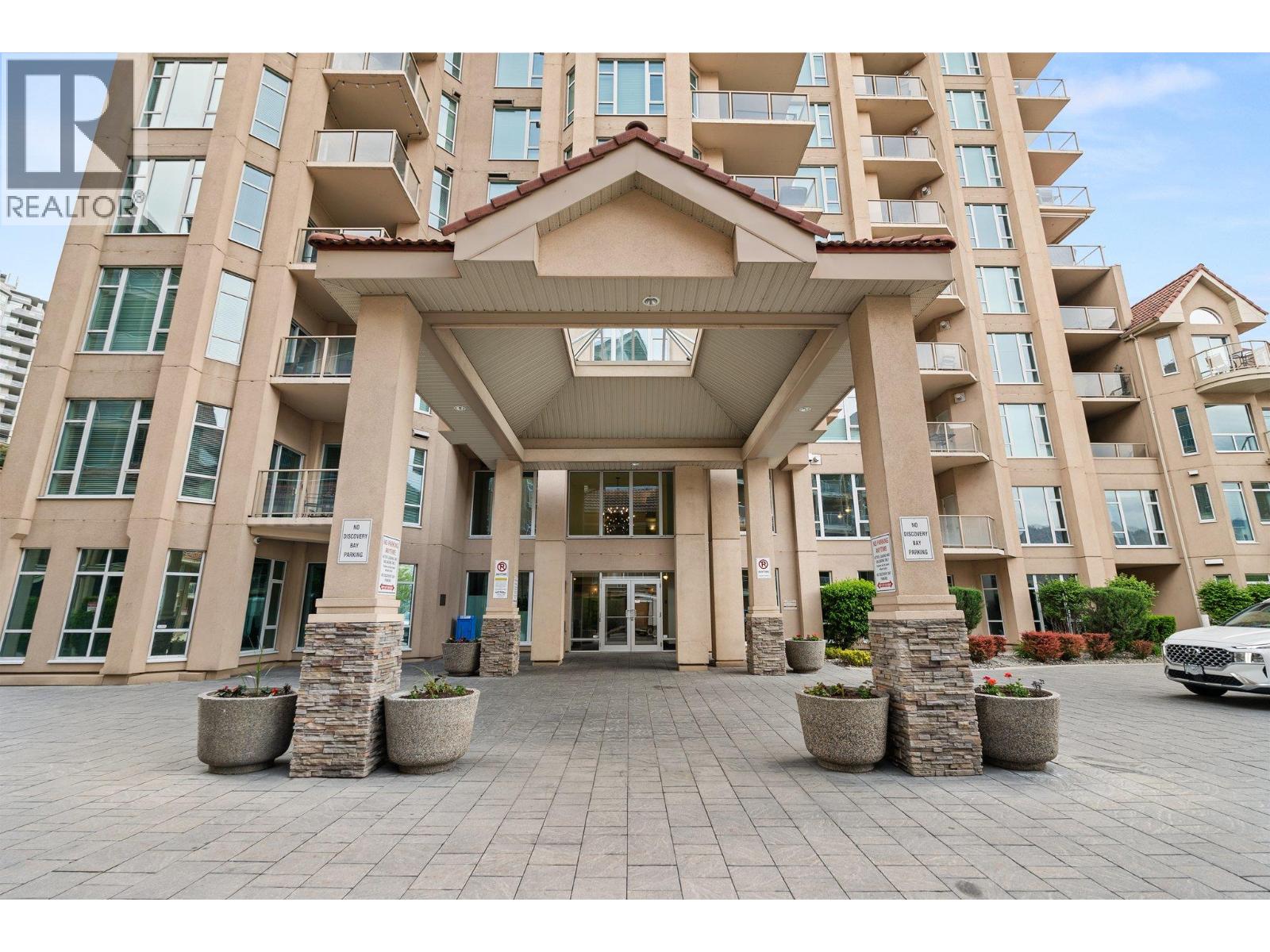 1128 Sunset Drive Unit# 303, Kelowna