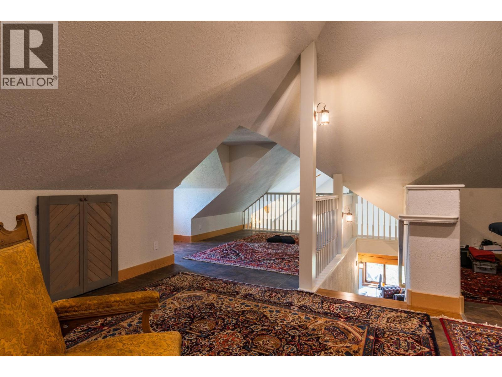 8751 6 Highway - 29
