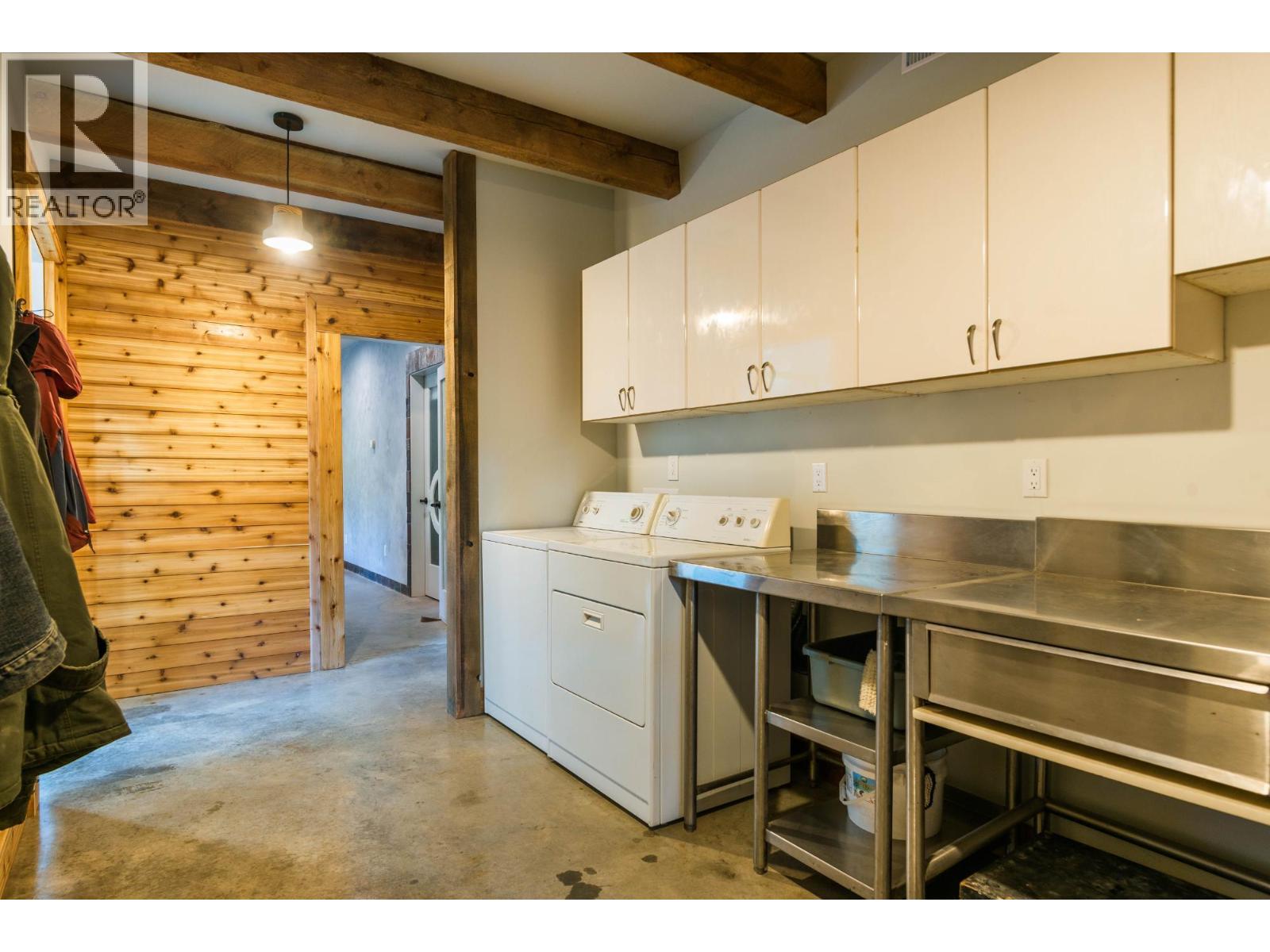 8751 6 Highway - 52