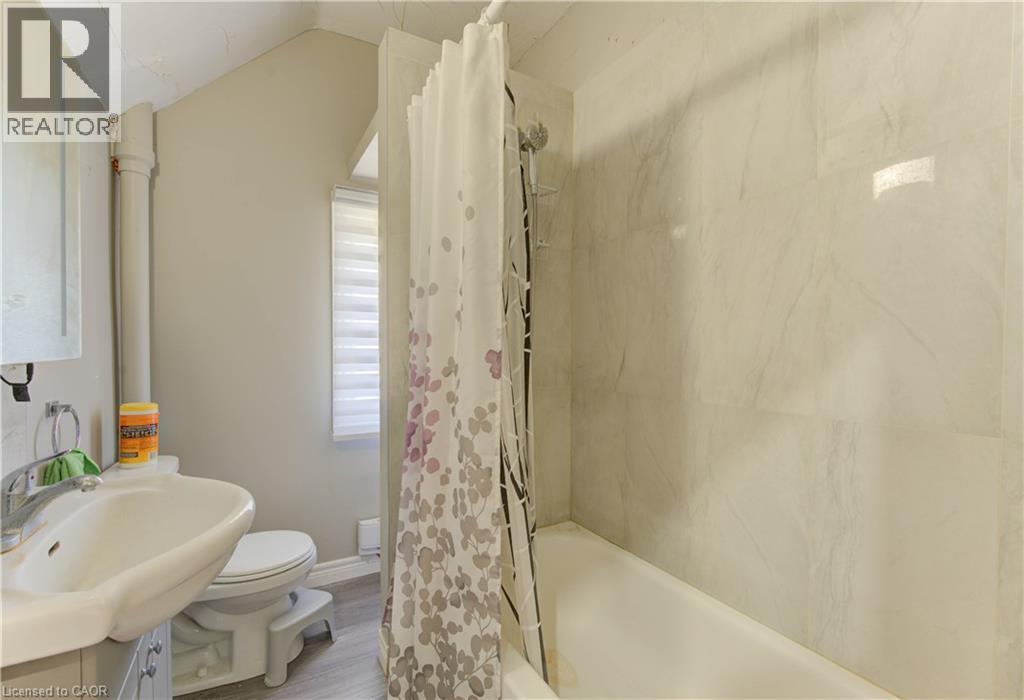138 COURTLAND Avenue E, Kitchener, Ontario, N2G2V1 — Photo 17