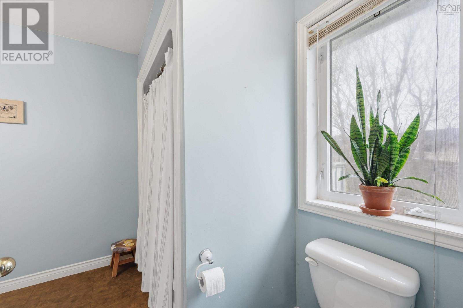 Property 21 of 49 of 23 Wilton Crescent