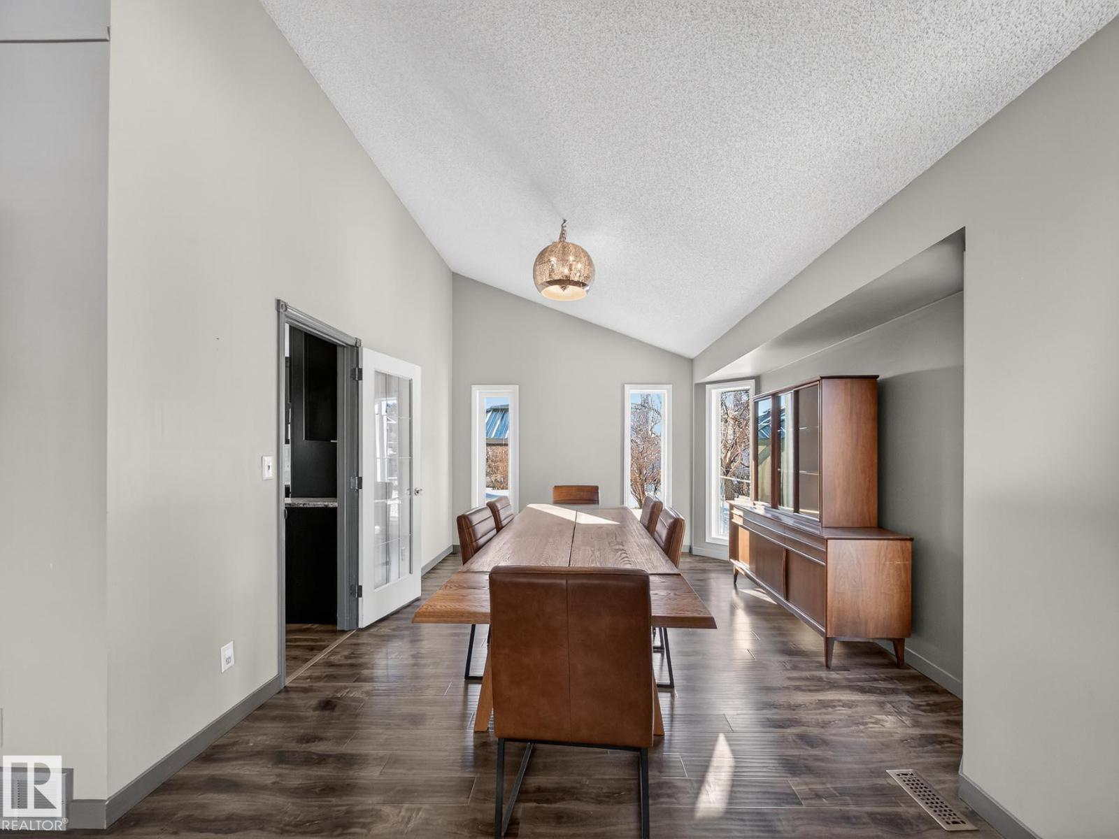 7 NOTTINGHAM BV, Sherwood Park