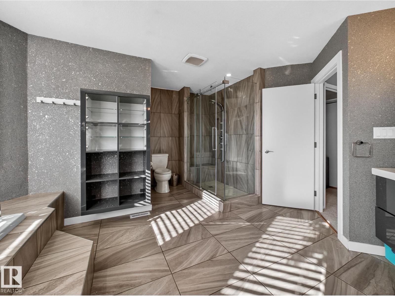 7 NOTTINGHAM BV, Sherwood Park