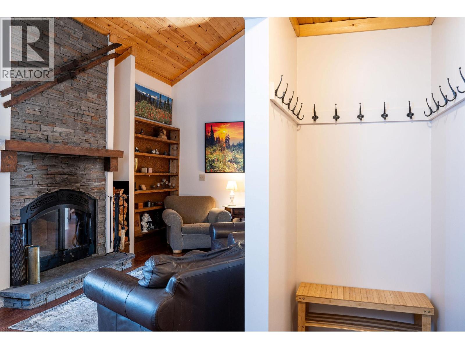 1852 Corbin Place, Revelstoke