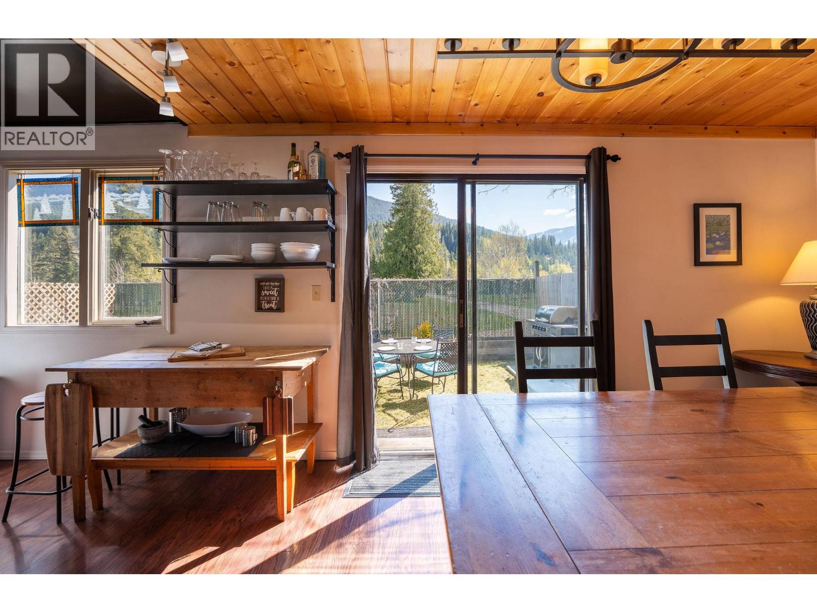 1852 Corbin Place, Revelstoke