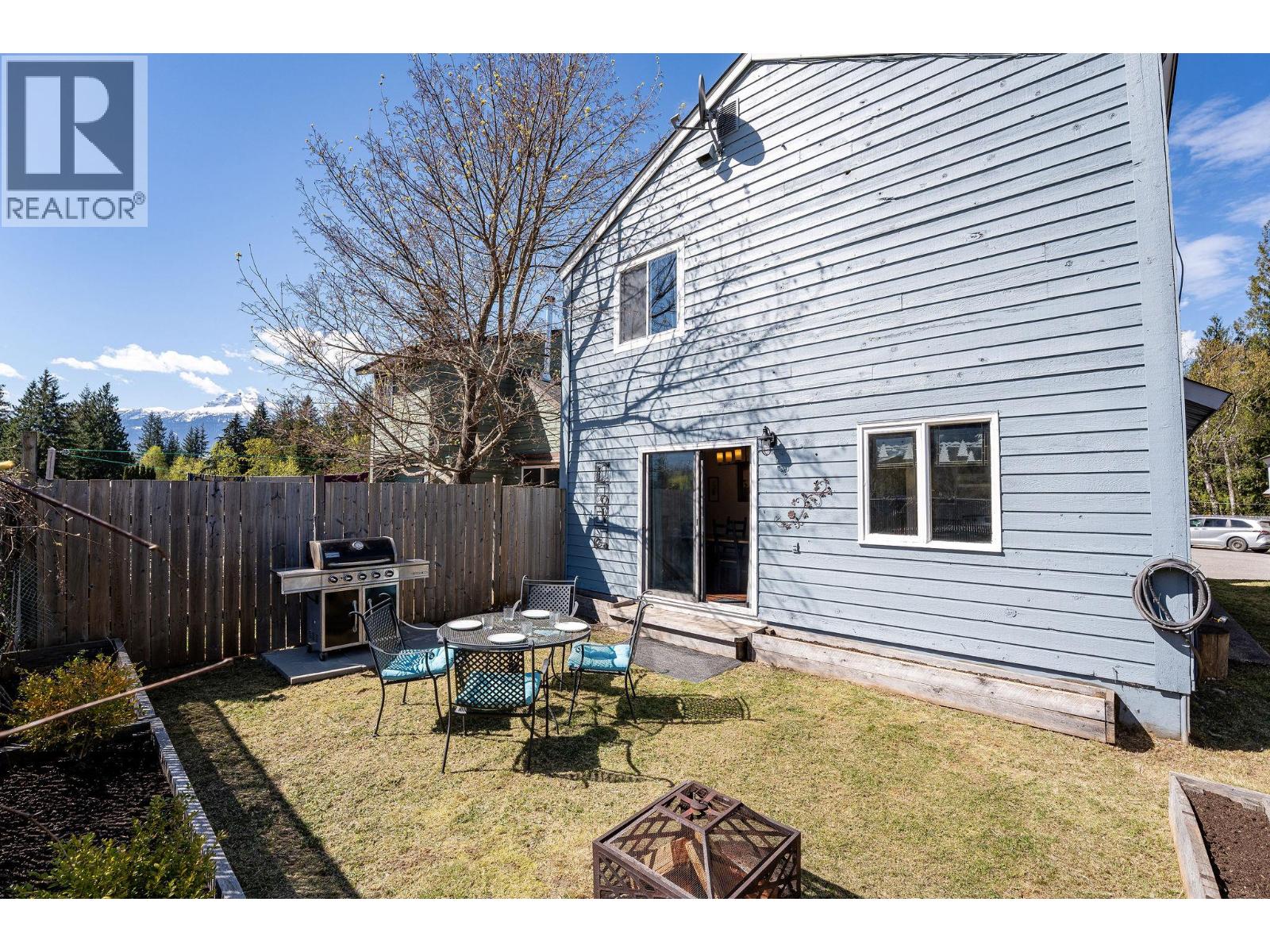 1852 Corbin Place, Revelstoke