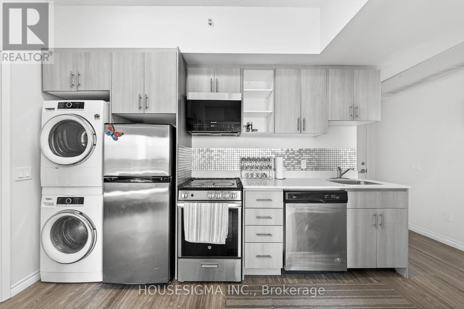 #PH-03 246 LESTER STREET - 19