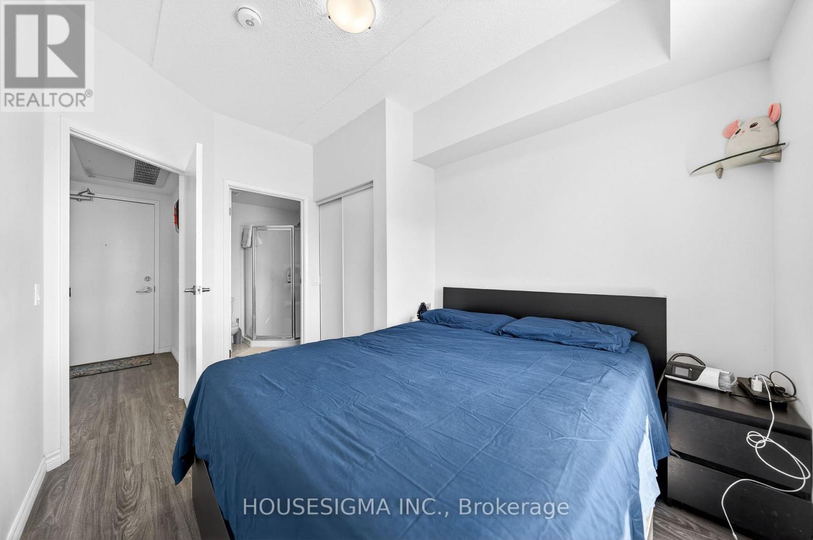 #PH-03 246 LESTER STREET - 28