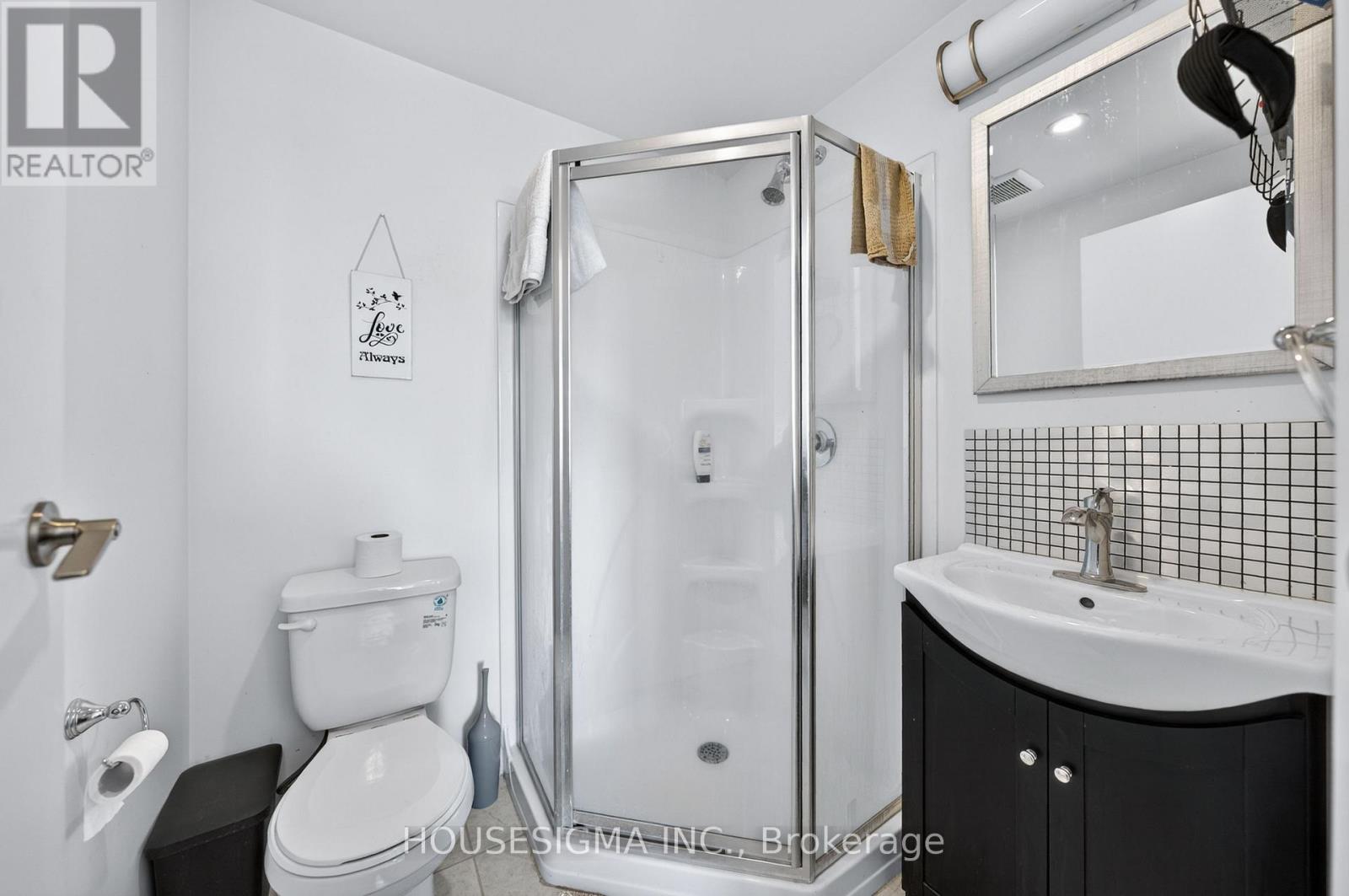 #PH-03 246 LESTER STREET - 30