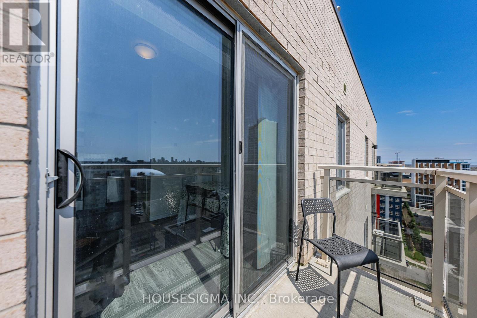 #PH-03 246 LESTER STREET - 35