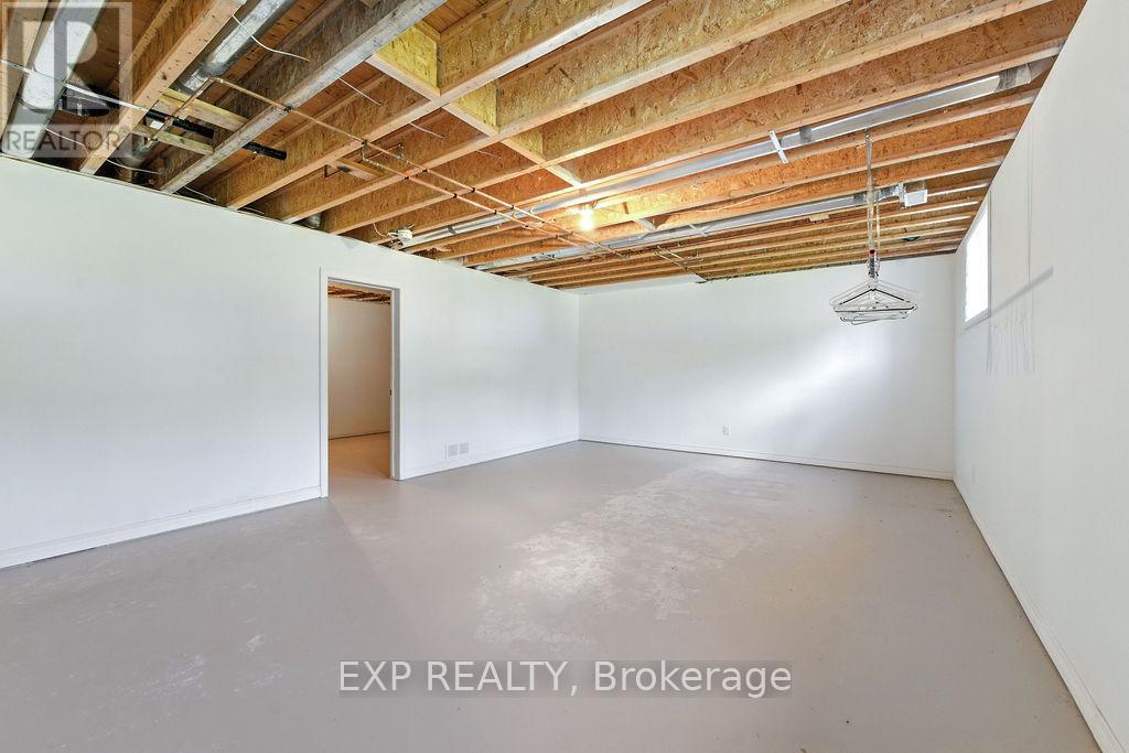 519 COLERAINE DRIVE - 32