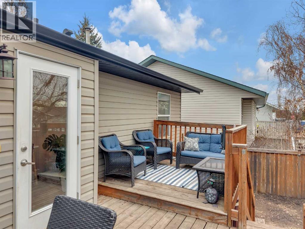 26 Mckinlay Crescent, Lacombe