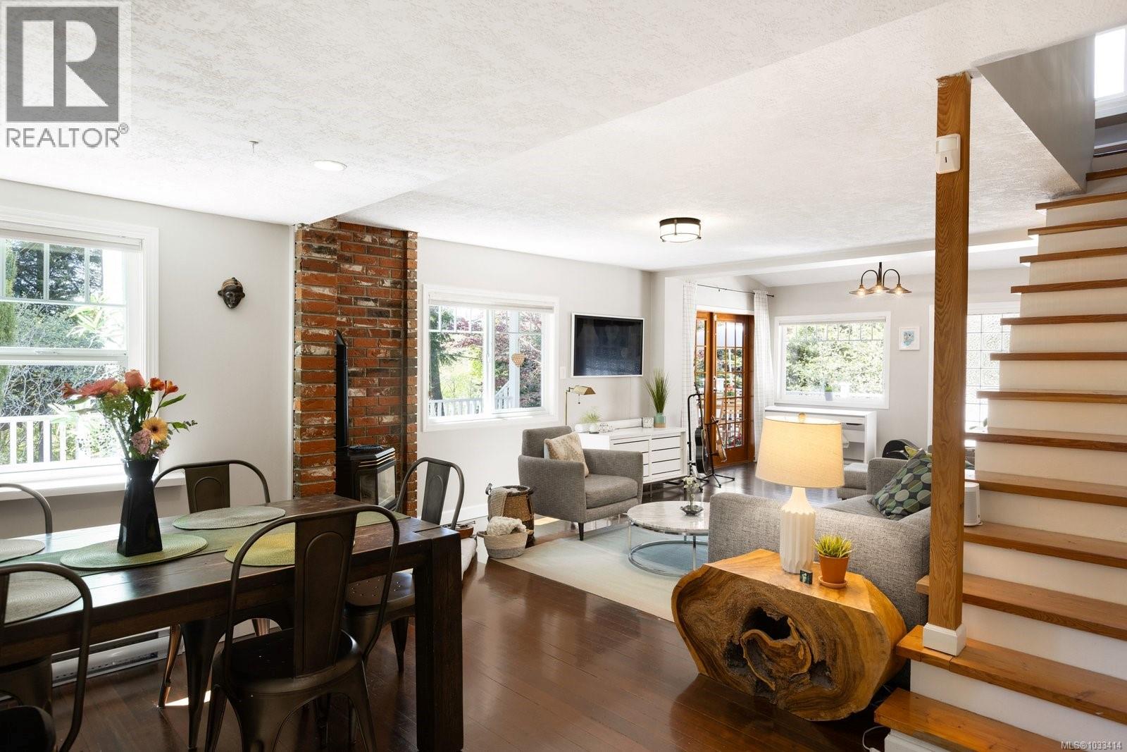 706 Lindsay St - 10