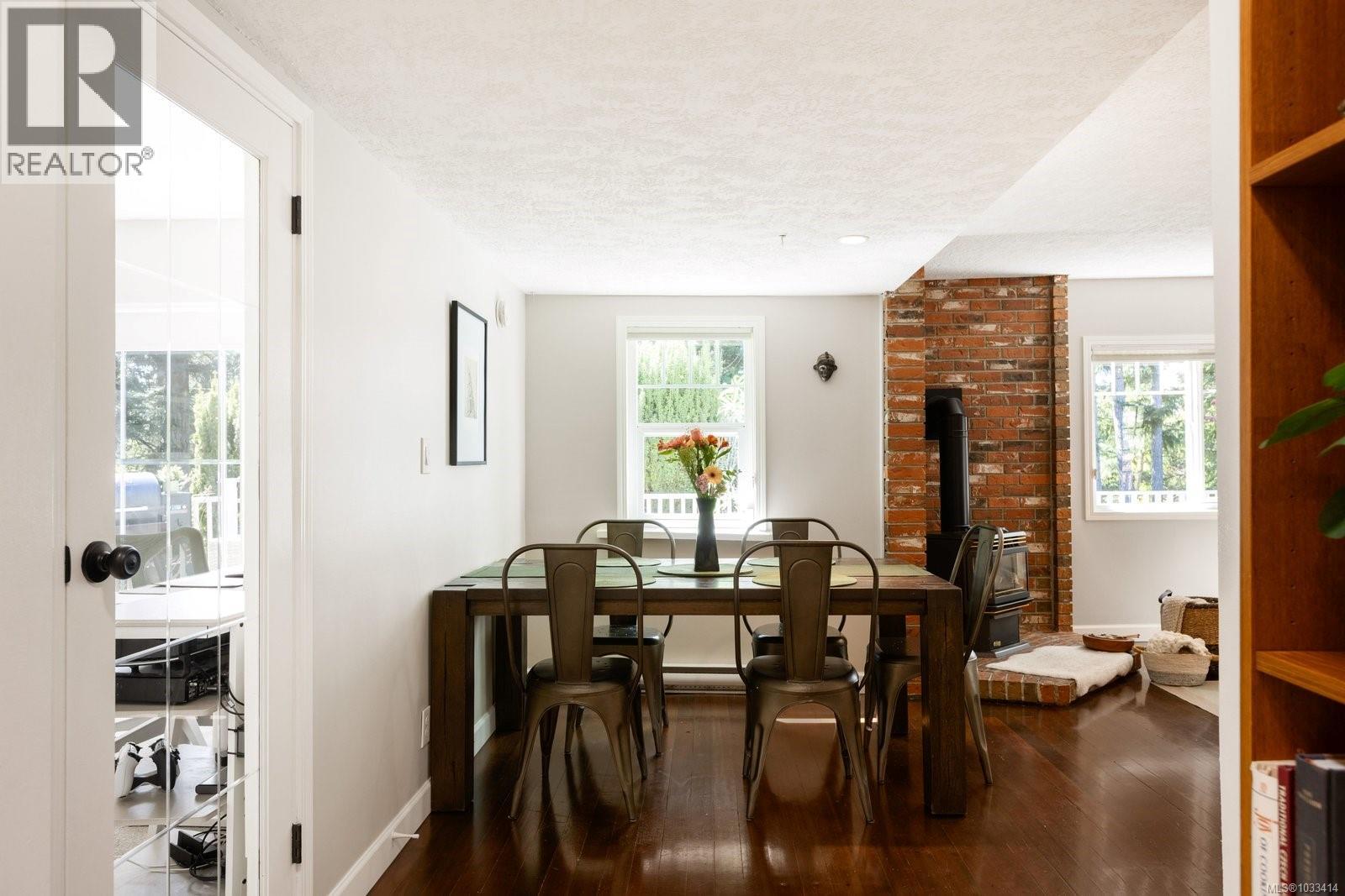706 Lindsay St - 12