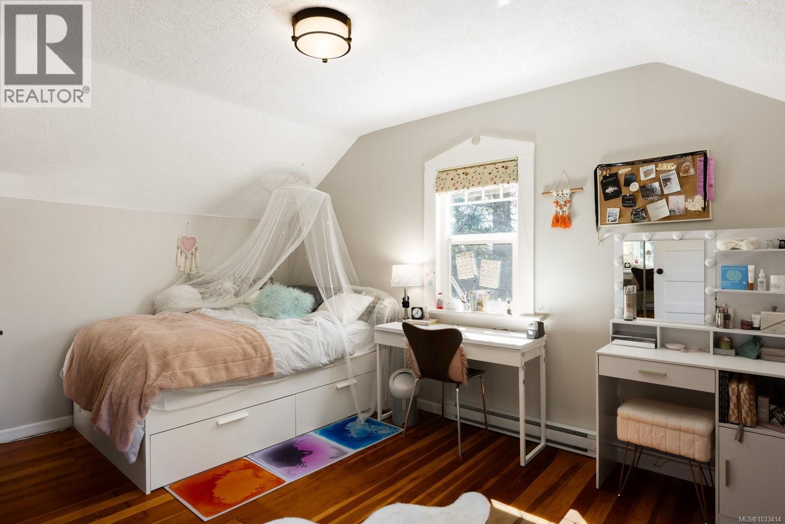 706 Lindsay St - 19