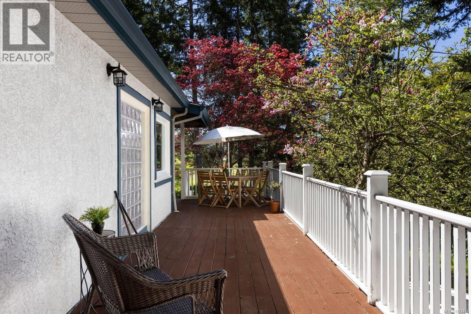 706 Lindsay St - 27