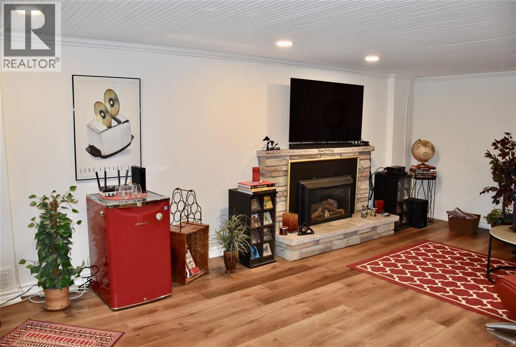 1049 LOCKHART CIRCLE, Sarnia, Ontario, N7S2E4 — Photo 18