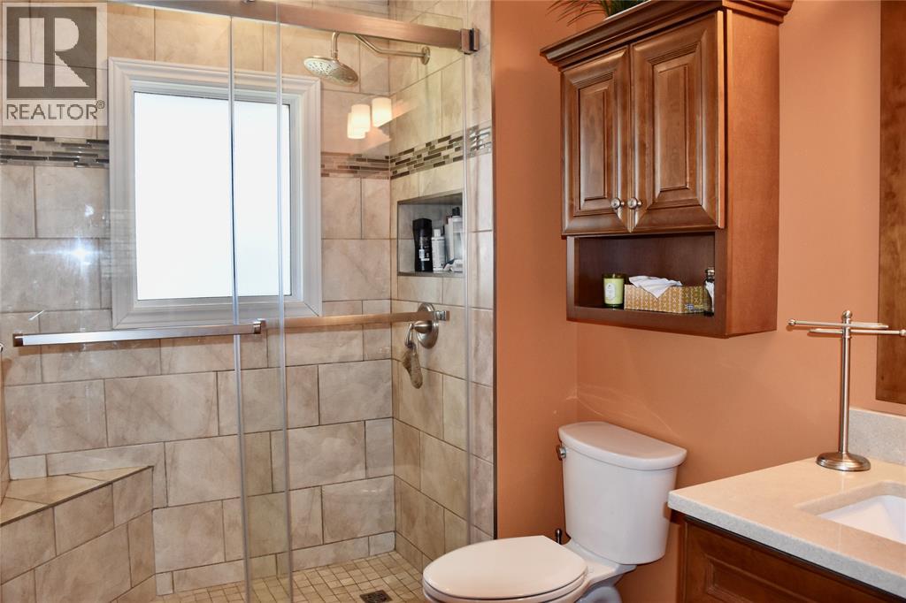 1049 LOCKHART CIRCLE, Sarnia, Ontario, N7S2E4 — Photo 12