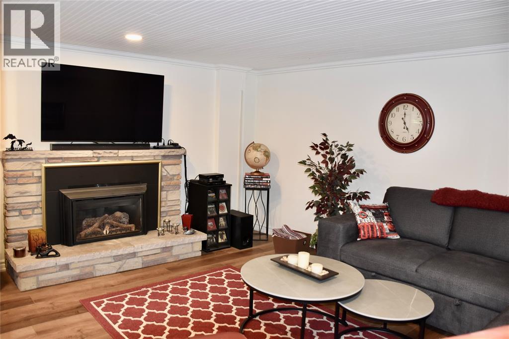 1049 LOCKHART CIRCLE, Sarnia, Ontario, N7S2E4 — Photo 16
