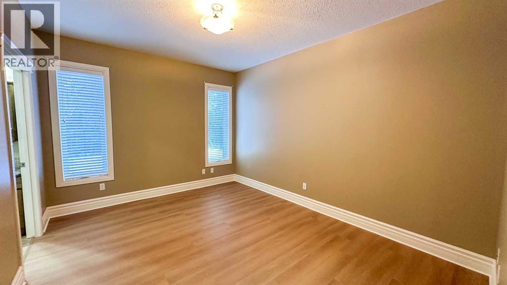 603 5 Street SW — photo 17