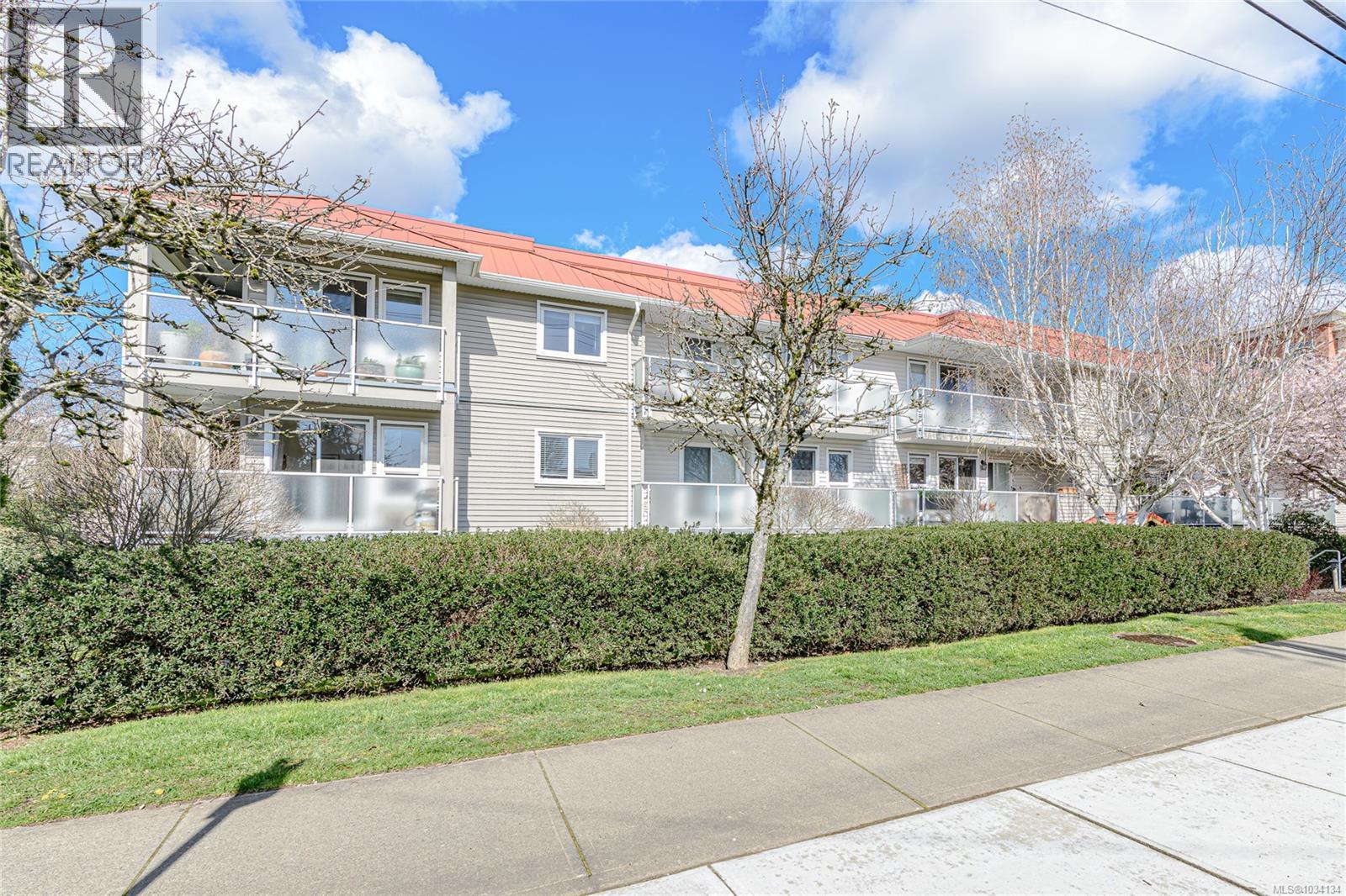 #103 3180 Albina St - 32