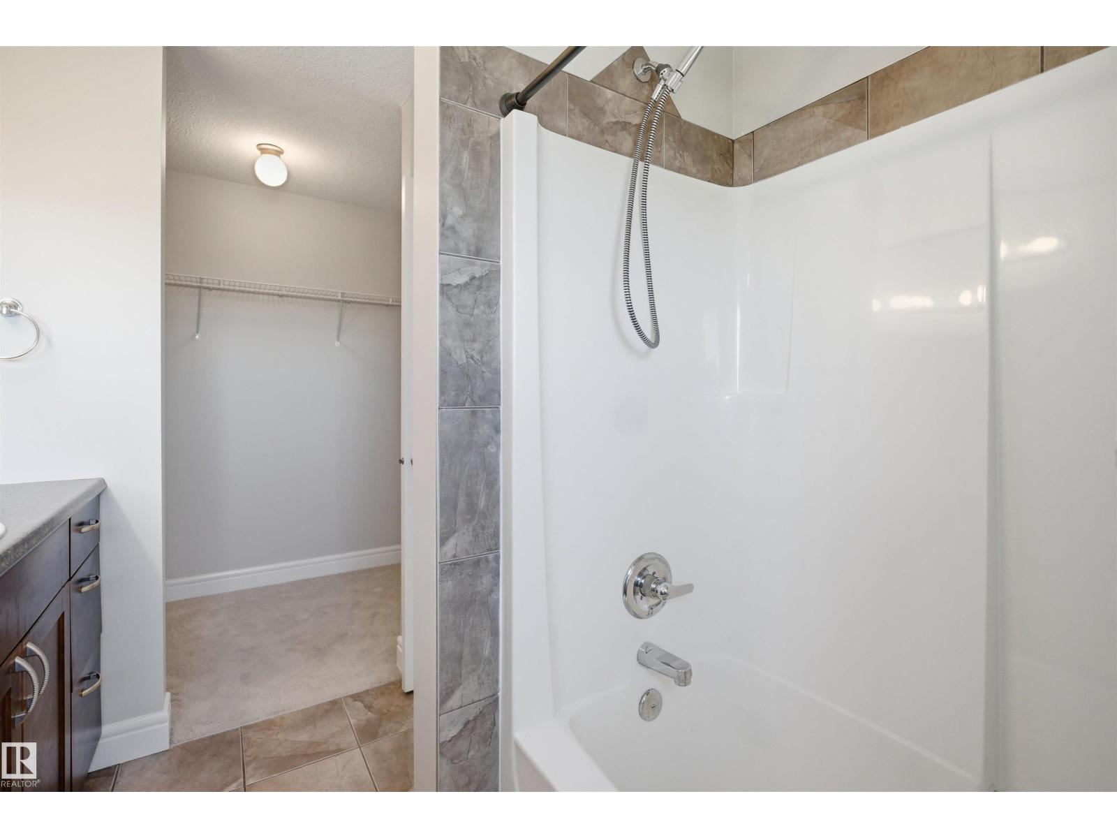 #19 15151 43 ST NW, Edmonton