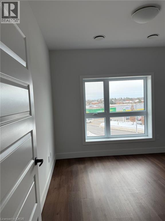 1000 LACKNER Place Unit# 401, Kitchener, Ontario, N2A0L4 — Photo 6