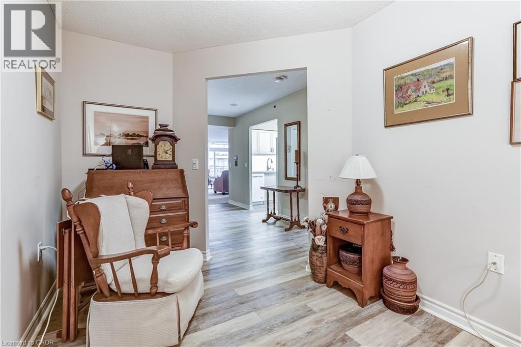 100 BURLOAK Drive Unit# 1201, Burlington, Ontario, L7L6P6 — Photo 6