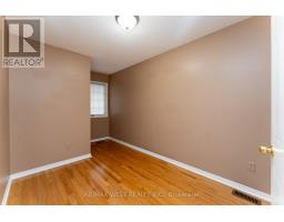 28 Shining Star Crescent, Toronto, ON M6M5L6 Photo 23