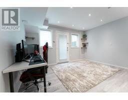 28 Shining Star Crescent, Toronto, ON M6M5L6 Photo 32