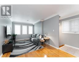 28 Shining Star Crescent, Toronto, ON M6M5L6 Photo 9