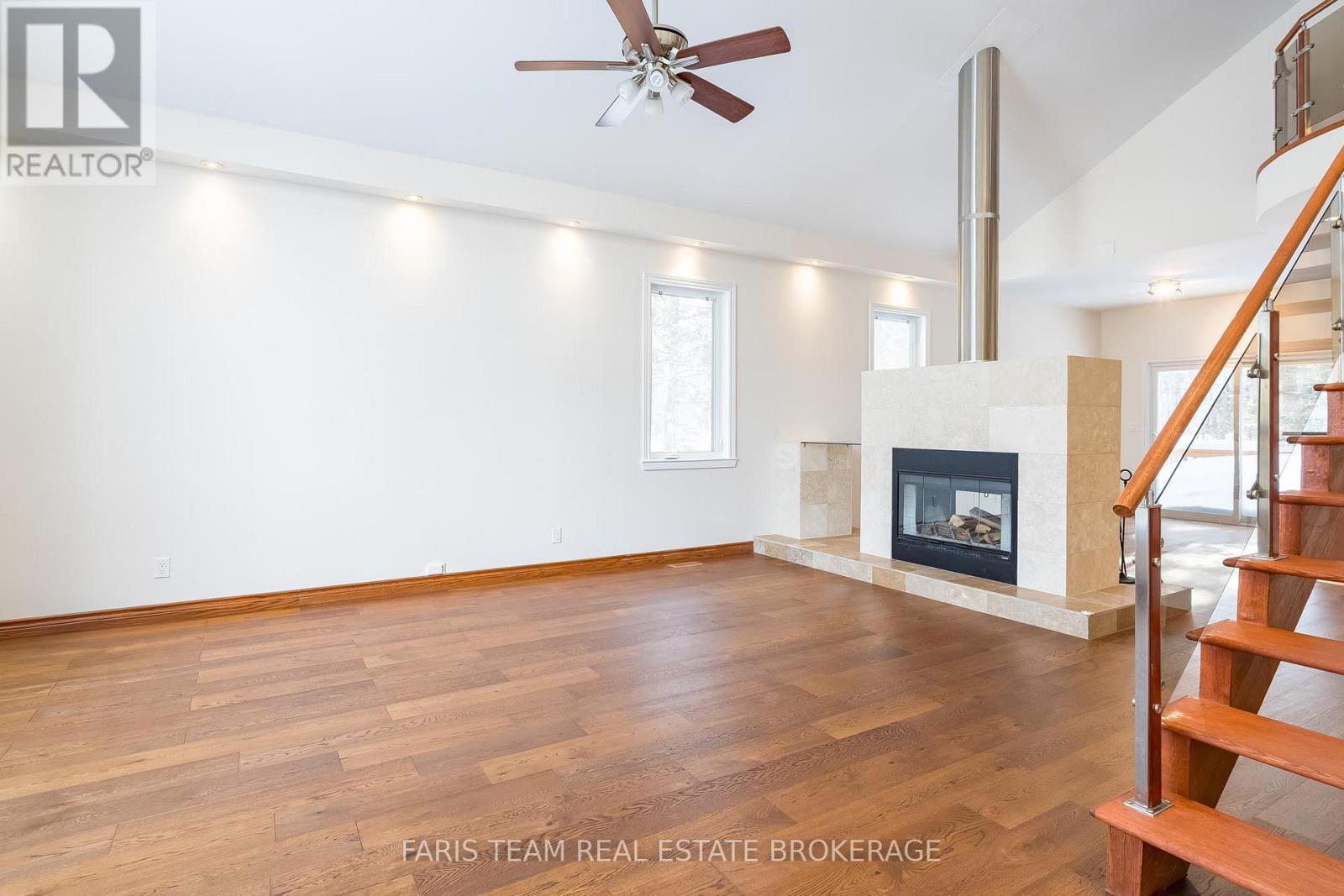2384 CHAMPLAIN ROAD - 12