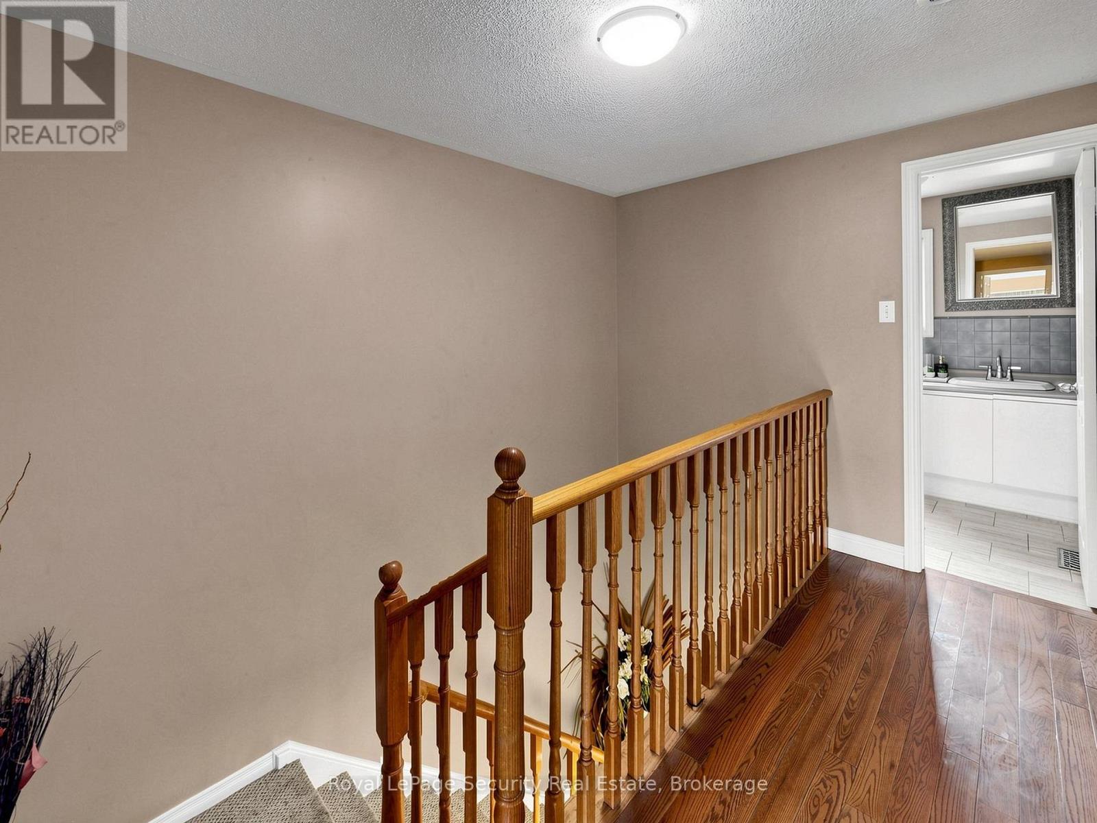 40 LANGDALE CRESCENT - 21