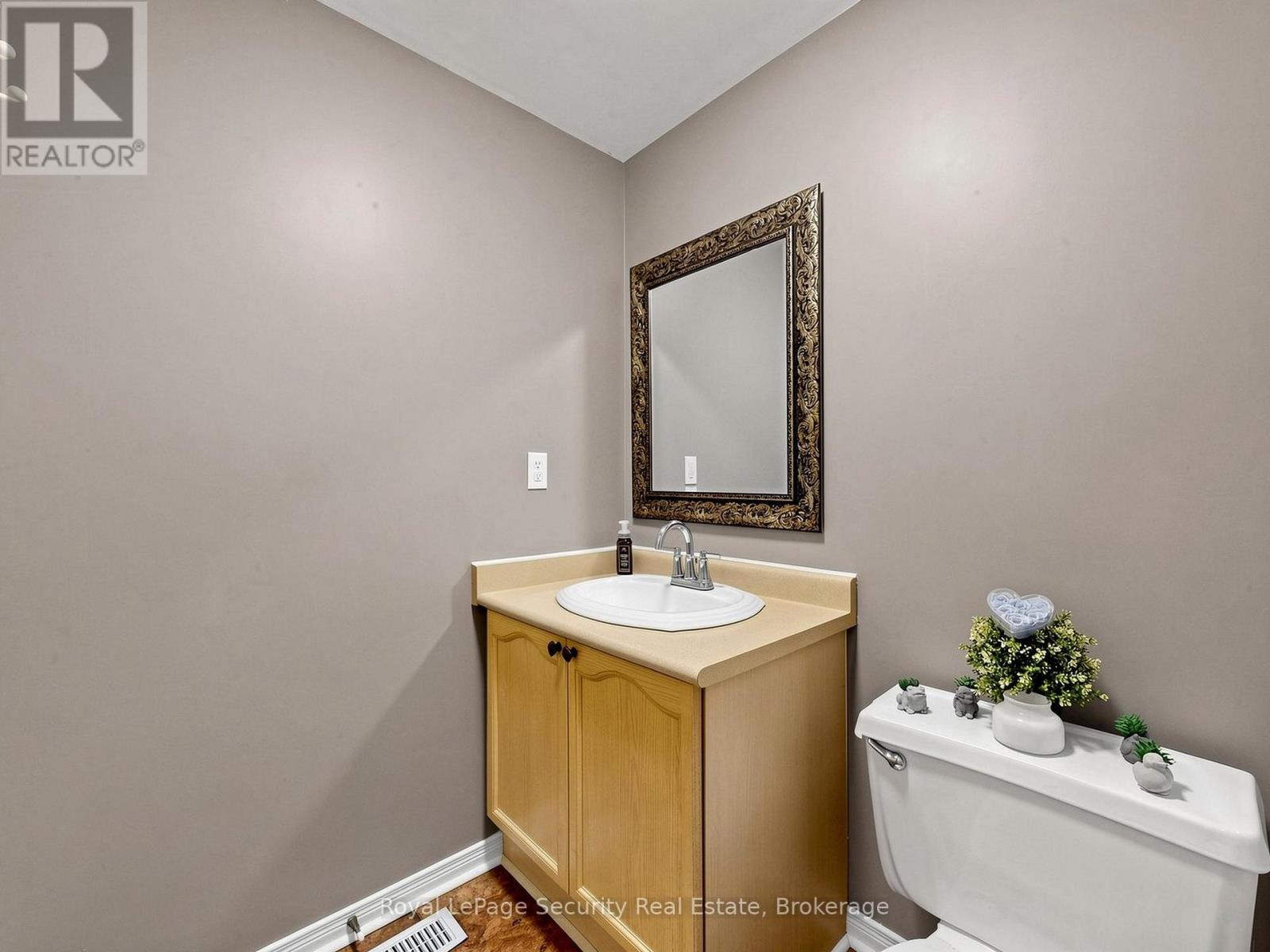 40 LANGDALE CRESCENT - 29