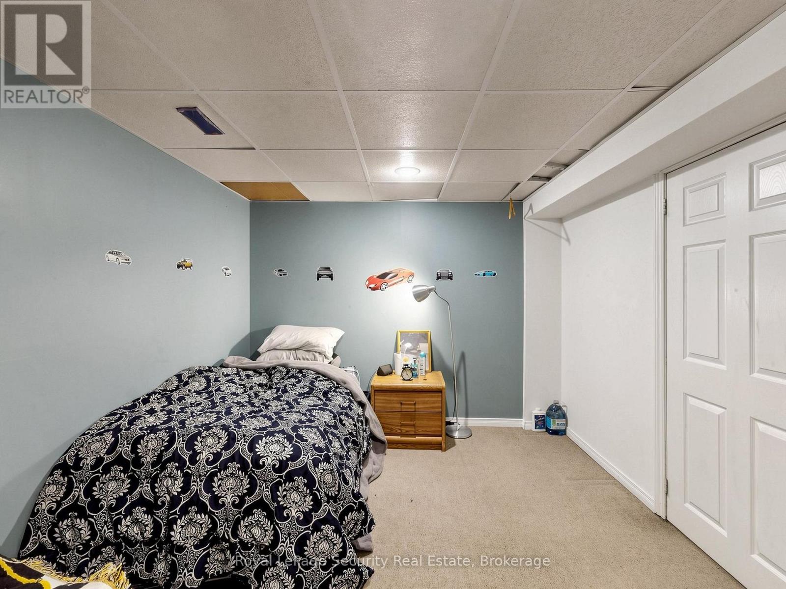 40 LANGDALE CRESCENT - 34