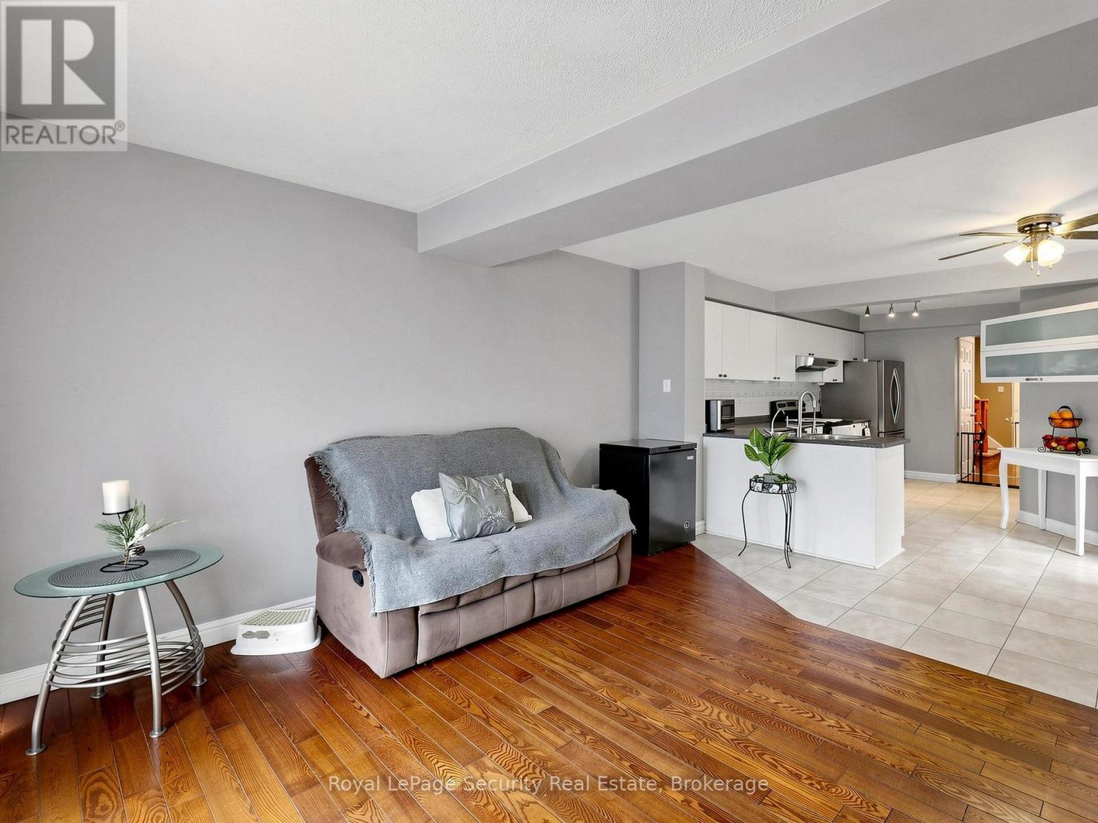 40 LANGDALE CRESCENT - 8