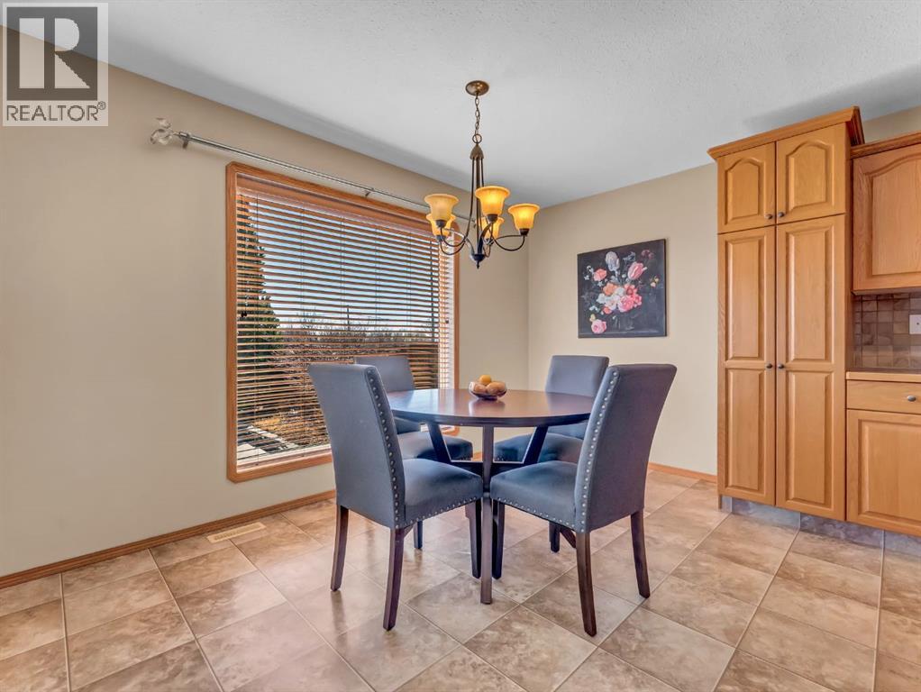107 Vista Close SE — photo 10