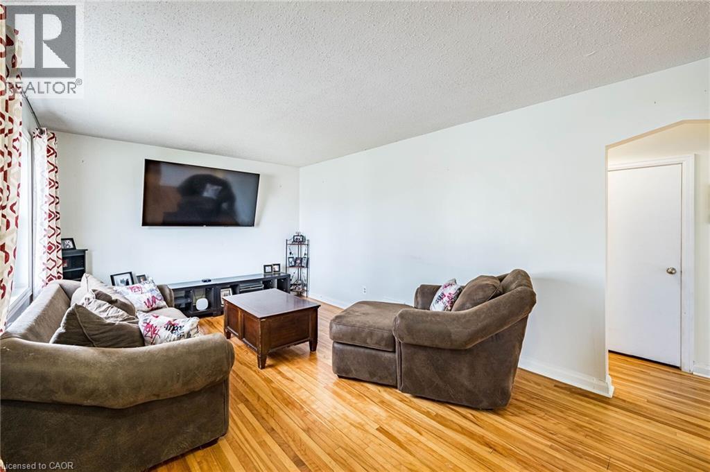 40 N ELLIS Crescent N - 5