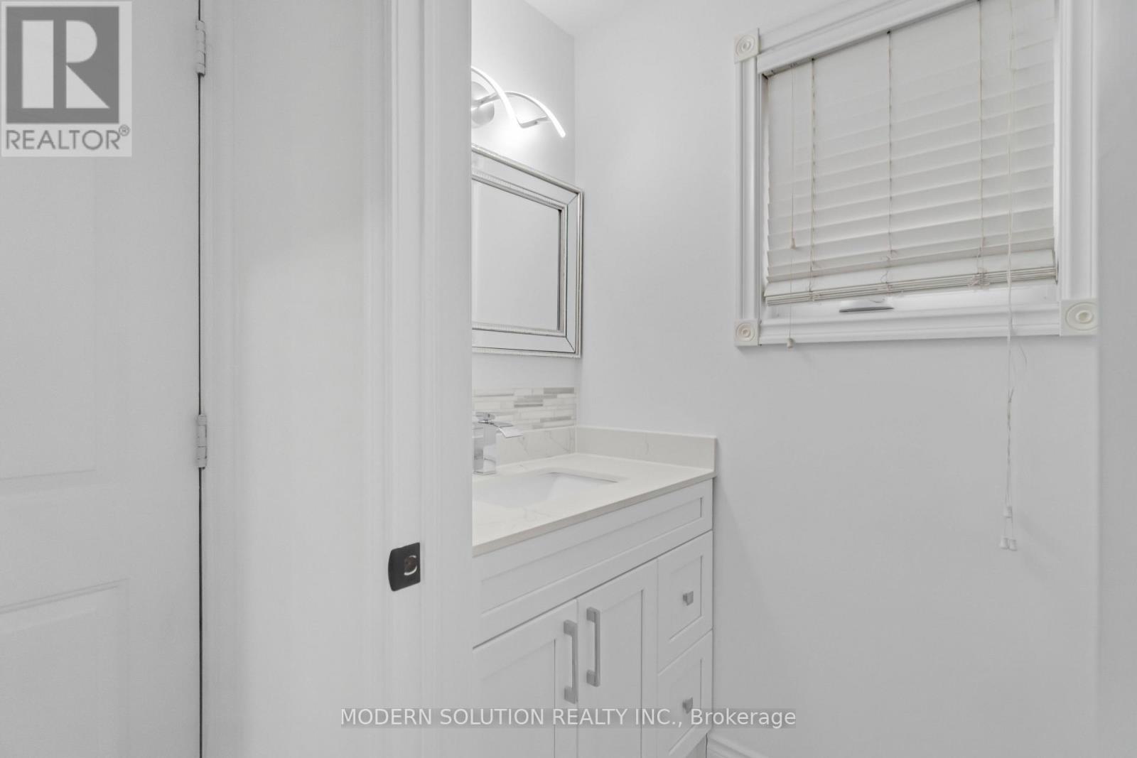 168 FUSILIER DRIVE - 23