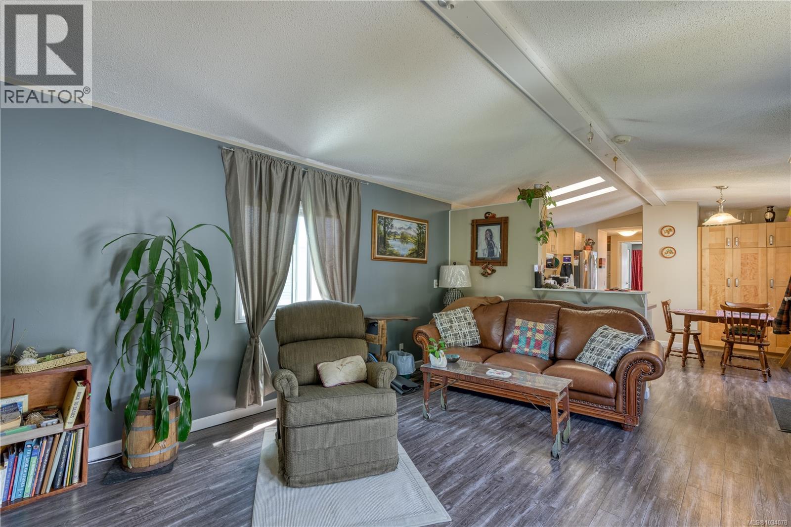 #1 5250 Beaver Harbour Rd - 10