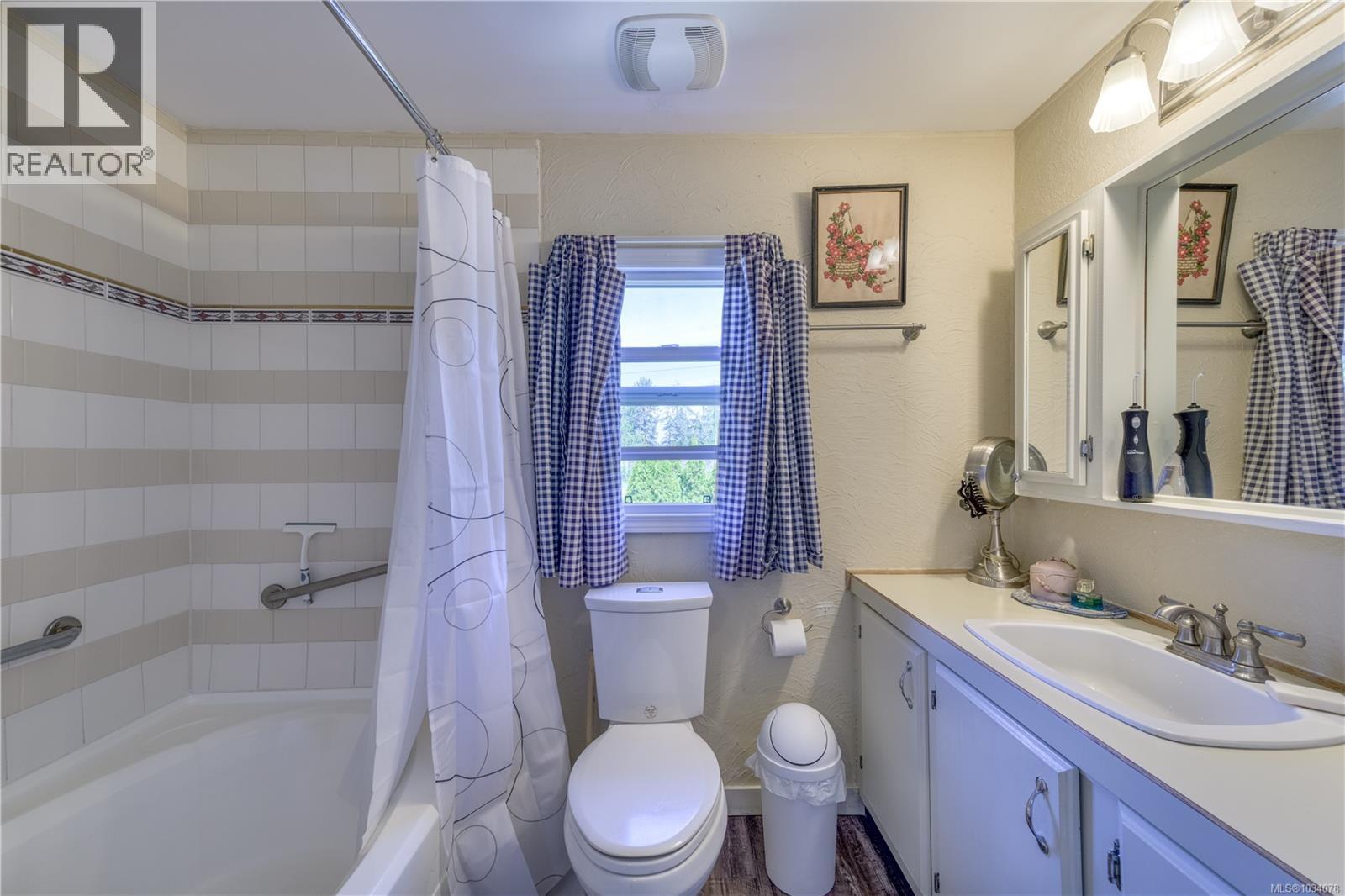 #1 5250 Beaver Harbour Rd - 17
