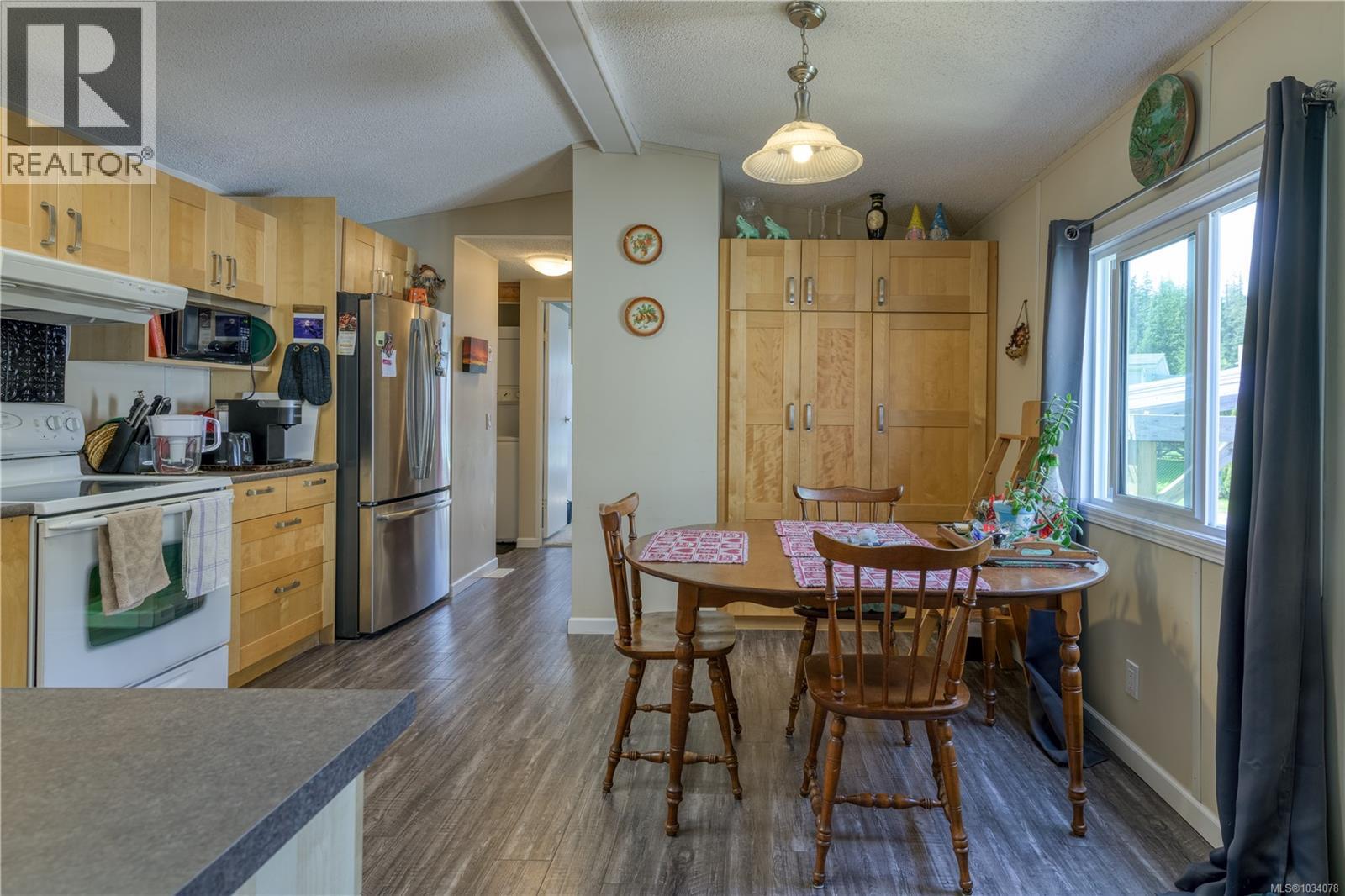 #1 5250 Beaver Harbour Rd - 6